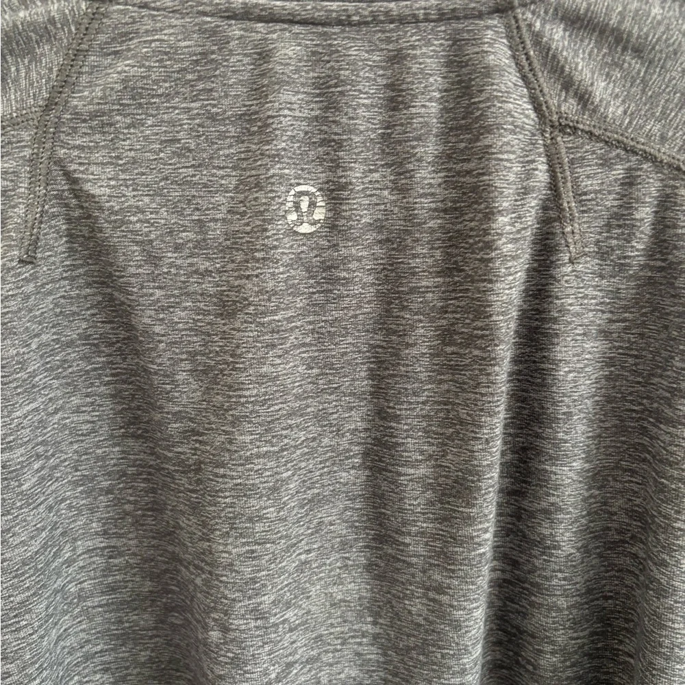 Women's lululemon Gray Long Sleeve Shirt size large athletic activewear gym